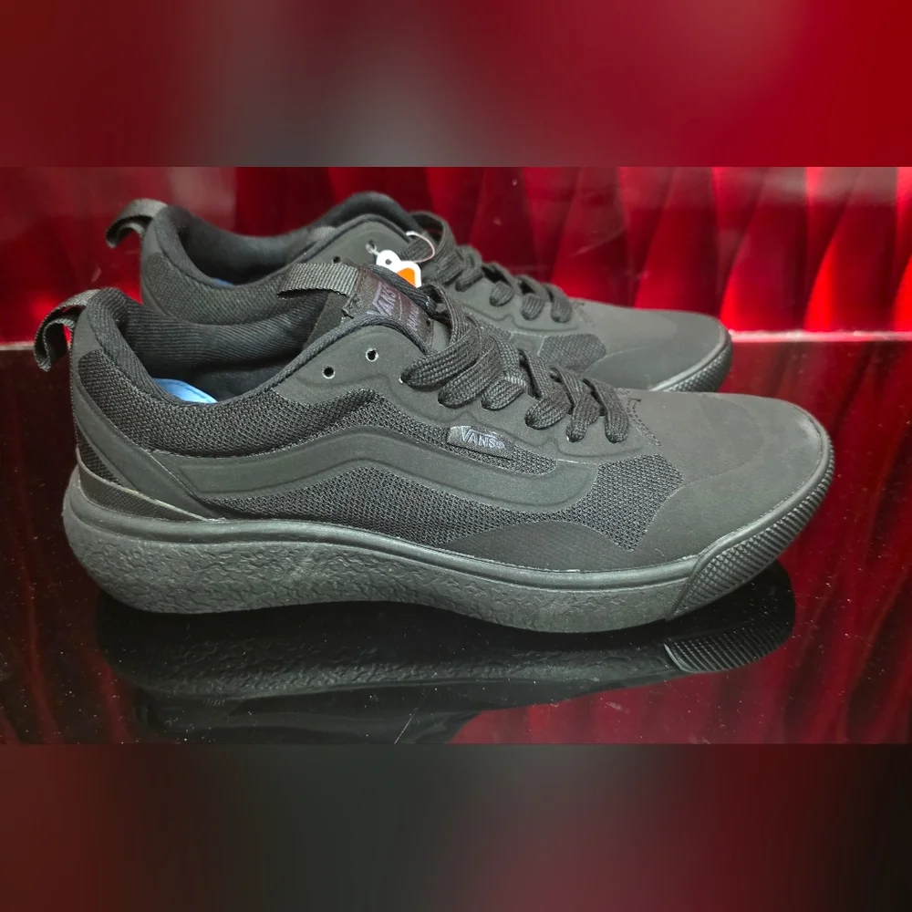 Vans Ultrarange Exo – Triple Black – Size 5.5 Men / 7 Women - Picture 3 of 7